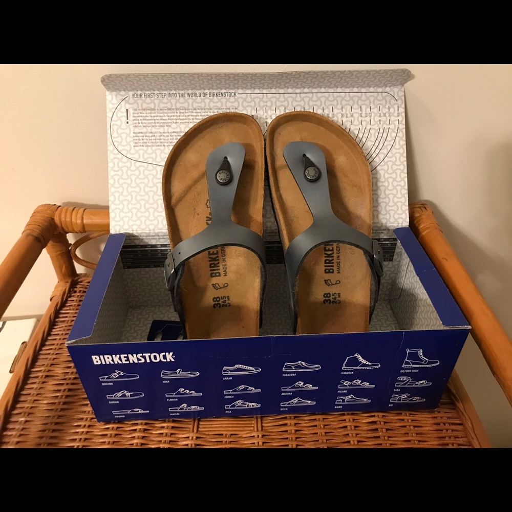 NEW. Birkenstock Gizeh 38